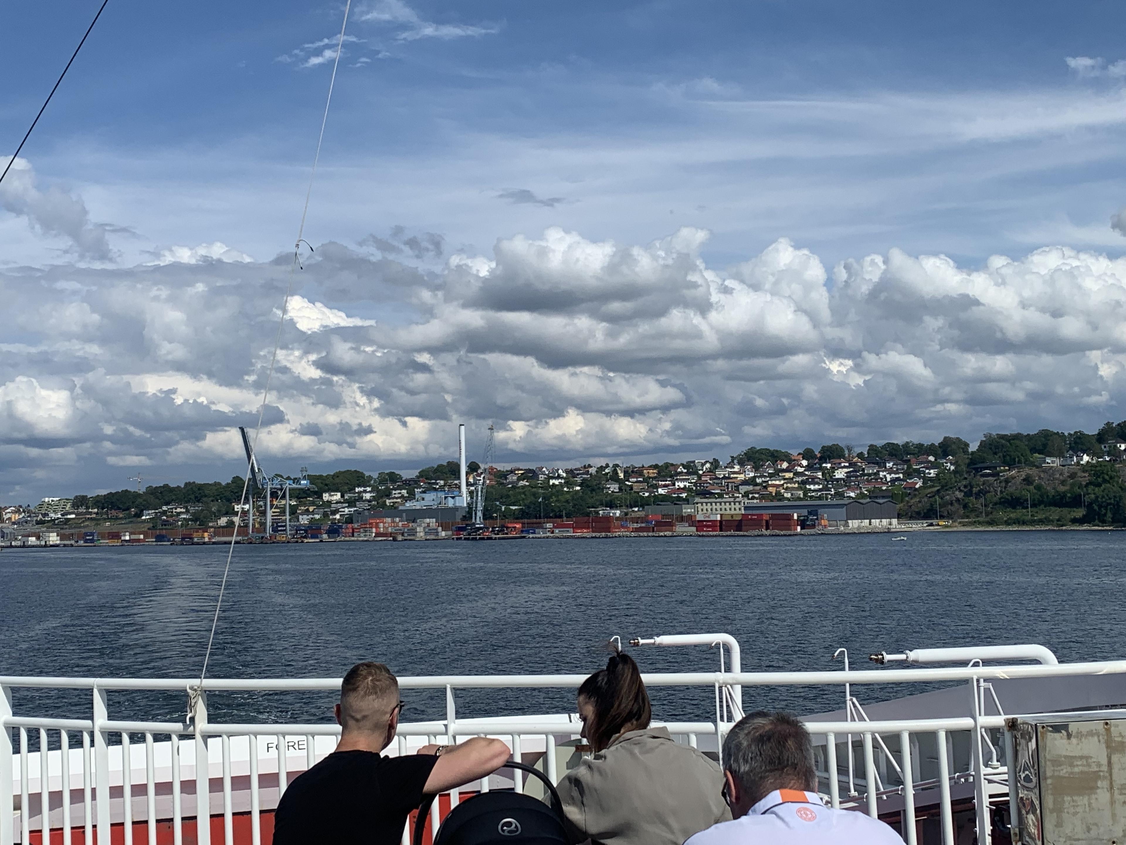 🛳️⛴️☀️ 1